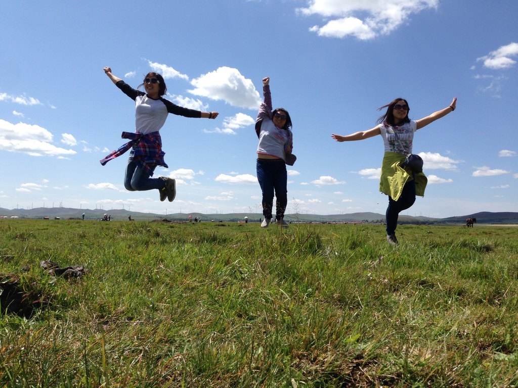 路面貼縫帶給壩上的旅游路繪畫出了一道美麗的風(fēng)景線